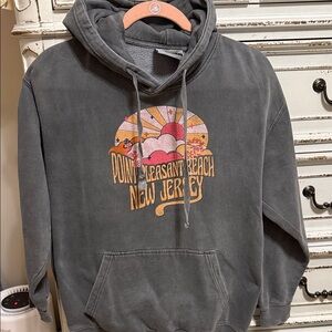 Point Pleasant Beach New Jersey Gray Hoodie with Sunrise Graphic - Size M